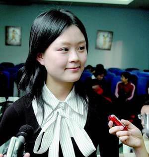 ��Ů��ѧ���ܲ���ӨӨ