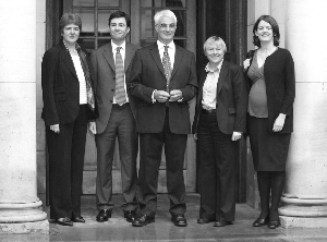 Ӣ�������󳼳��׶ػ�ӭ��Ͷ��˾��Ͷ��