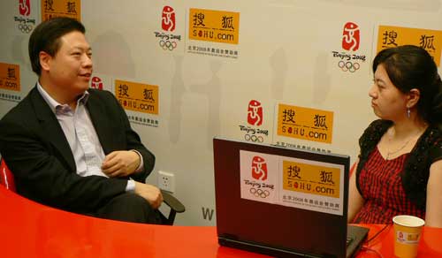 �׿��ʱ����޹�˾CEO��Ƚ�����Ѻ��ƾ�