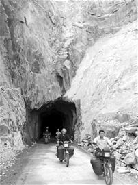 ����ͨ��ɽ����ʮ�߸ϼ�