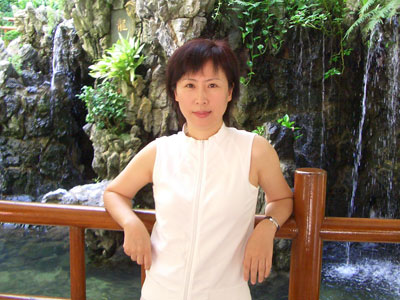 ������£��Ϻ�Ů�����17����м���(ͼ)