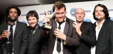 英国水星奖尘埃落定Elbow爆冷笑到最后(组图)