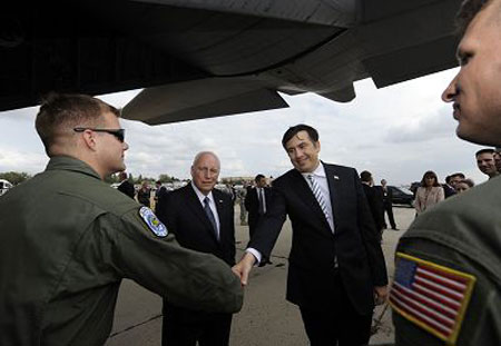 ���죬����͸�³������ͳ����ʲά��һͬ�Ӽ�ǰ�������˵���Ԯ���ʵ�����ʿ���� IC ͼ