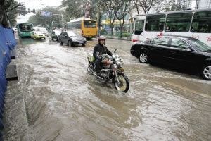 ������ˮ�ܱ���10����ͣˮ(��ͼ)