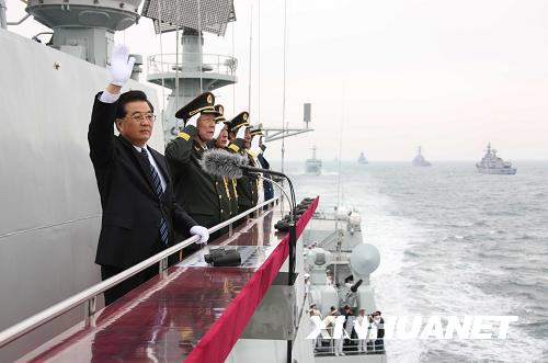 4��23�գ��й���������ǡ�������ϯ�������ί��ϯ���������ൺ��ϯ��ף���񺣾�����60���꺣���ı�������Ǻ�������ϯ����������Ľ�ͧ�ٱ��������⡣�»��������������